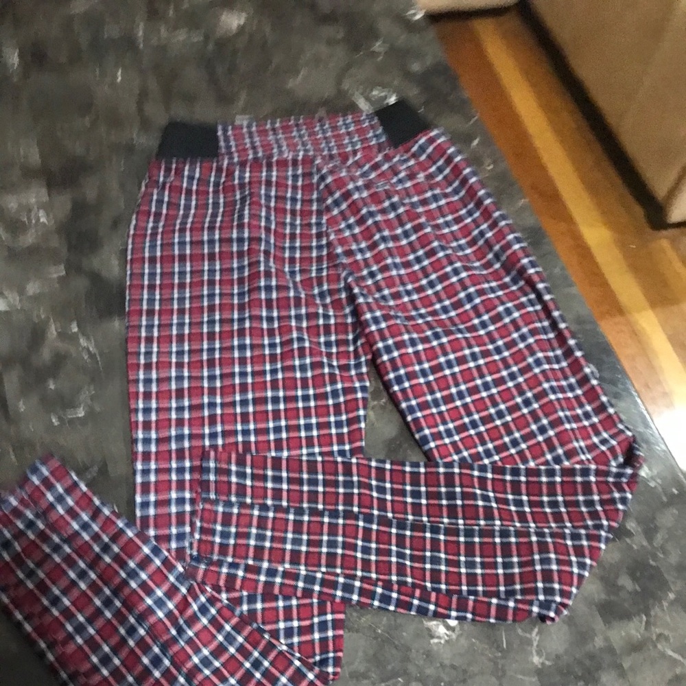 Red and black plaid legging pants.